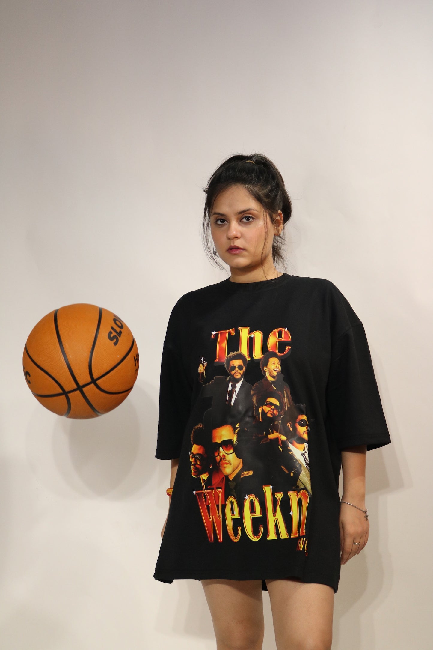 WEEKEND UNISEX OVERSIZED T-SHIRT