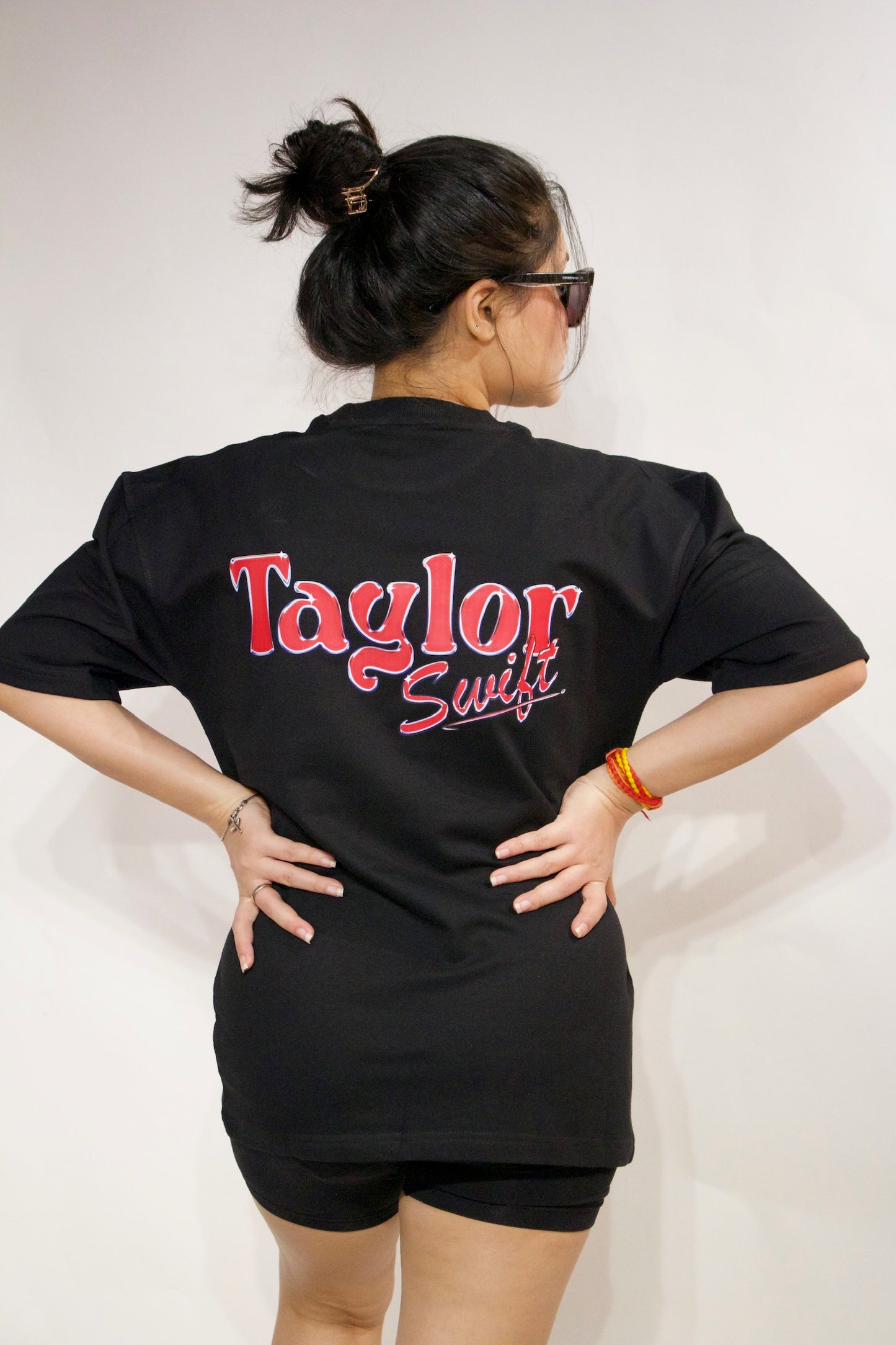 TAYLOR SWIFT UNISEX OVERSIZED T-SHIRT