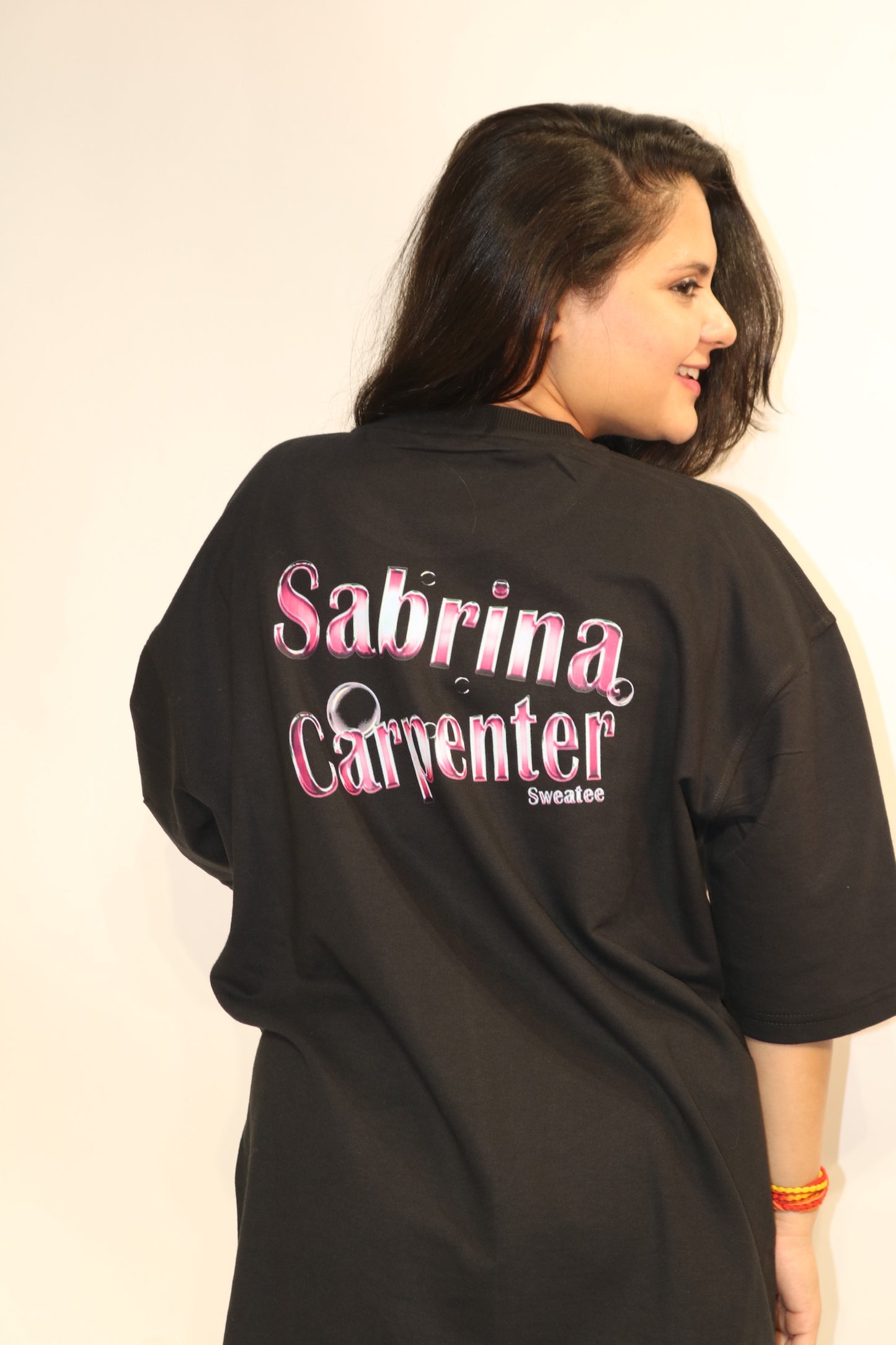 SABRINA CARPENTER UNISEX OVERSIZED T-SHIRT