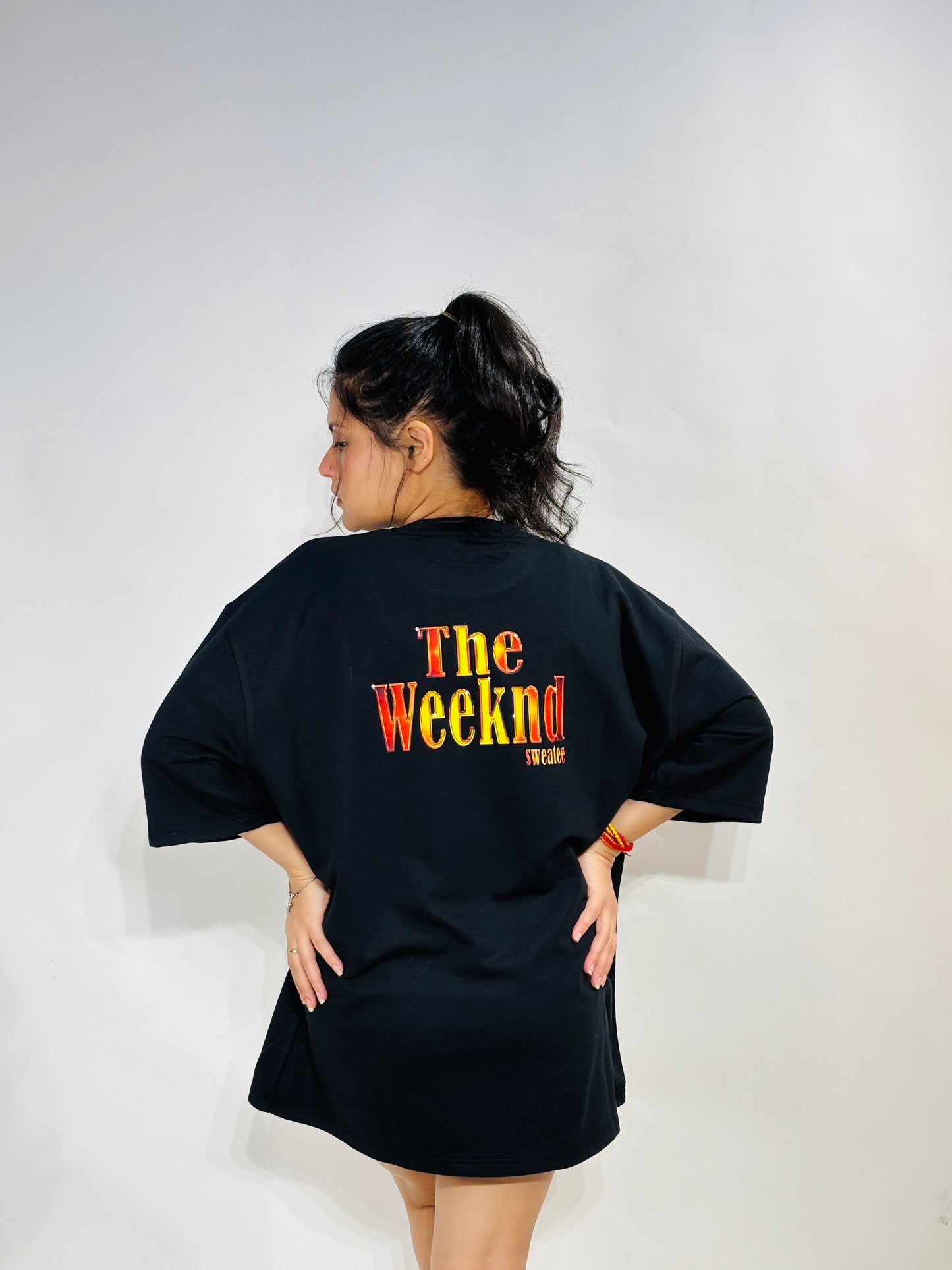 WEEKEND UNISEX OVERSIZED T-SHIRT