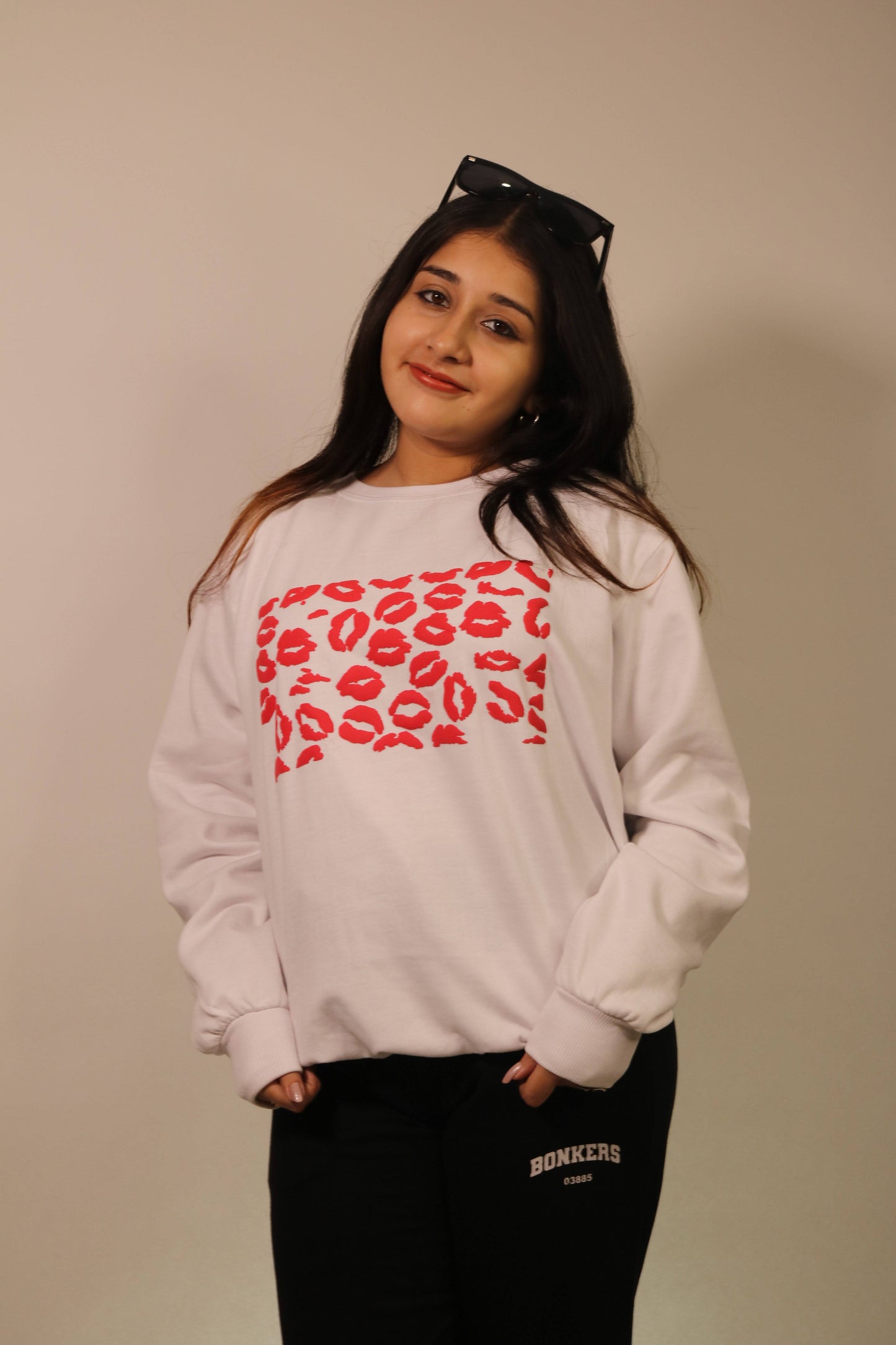 Kisses white sweatshirt
