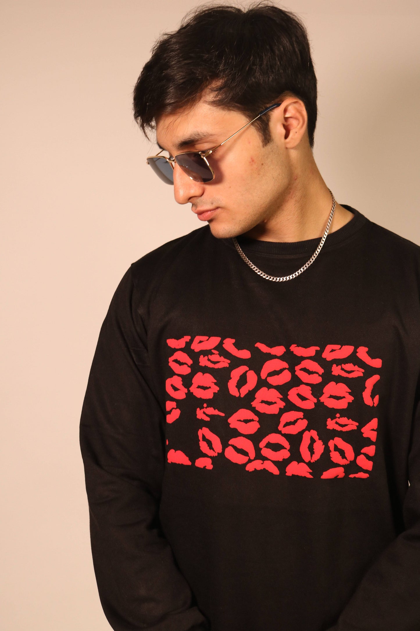 Kisses Black sweatshirt